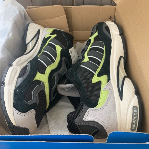 NWT Adidas Temper Run Black Glow Size 11.5 F97209 - Picture 12 of 13